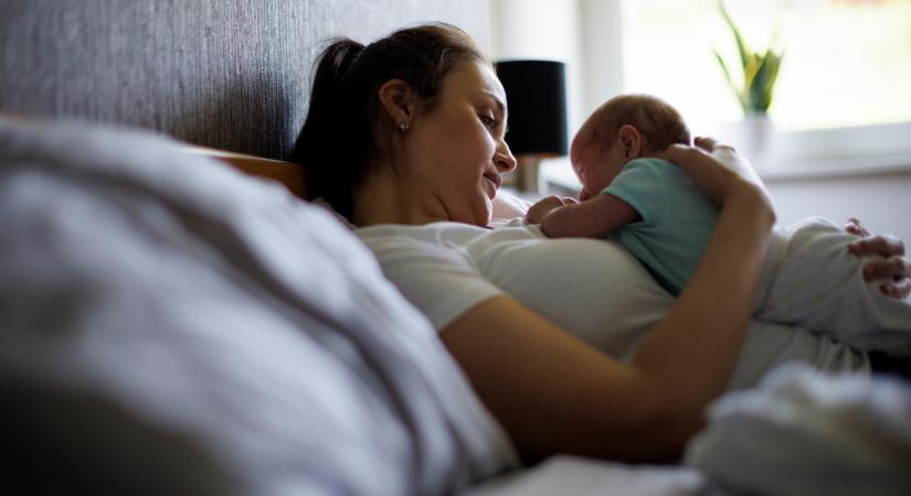 Gyorsan fogy a magyar: negatív rekordot döntött a 2025-ös születésszám