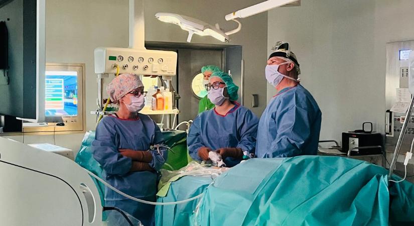 A pécsi Klinikai Központban végezték el az első hazai vese keresztdonációt