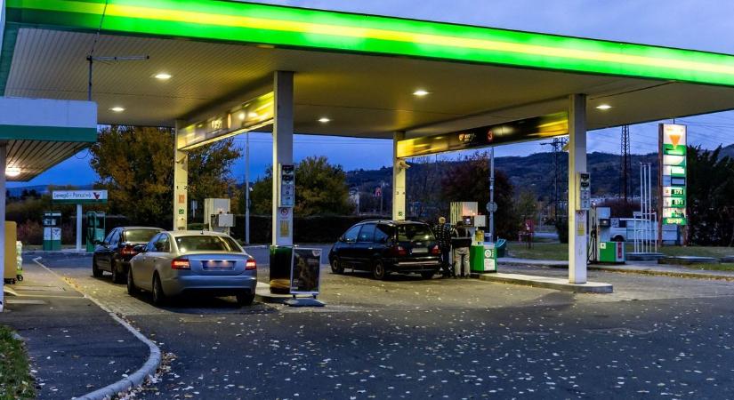Éjféltől jön a változás: így alakulnak az üzemanyagárak január végén