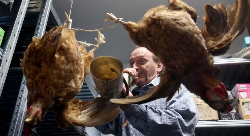 A Kis Pista jelenség: a kitüntetett kellékes azt a színházat szereti, amelyikben nem csak beszélnek, de mondanak is valamit