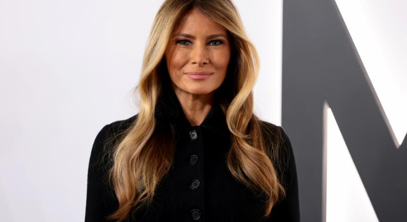 Melania Trump feketébe öltözve mutatta be a dokumentumfilmjét, de van egy kis gond