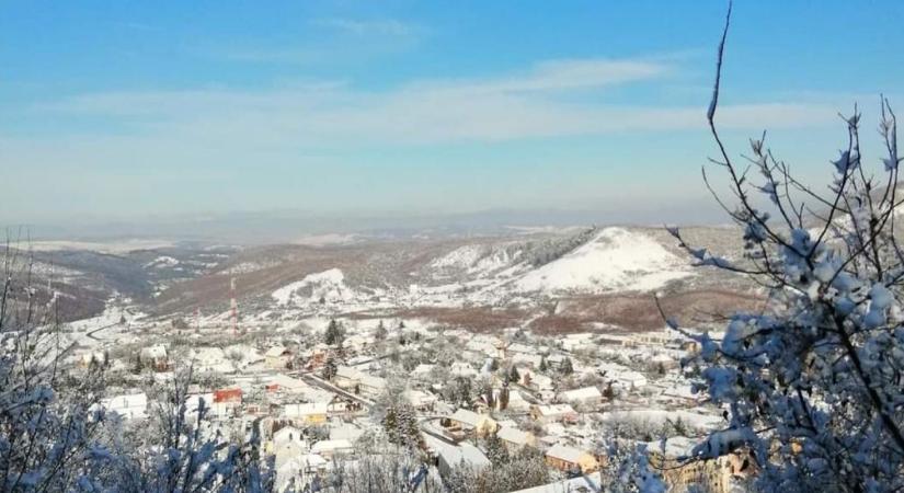 A faluház és a sportpálya is megújul Farkaslyukon