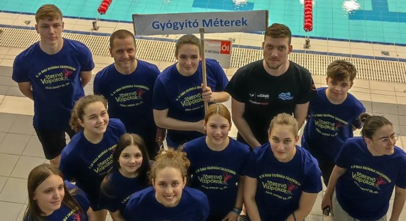 Gyógyító méterek – úszással jótékonykodtak