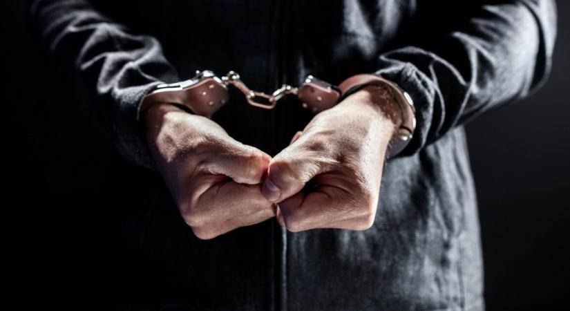 Minden ok nélkül szúrta halálra saját apját egy férfi Pest vármegyében