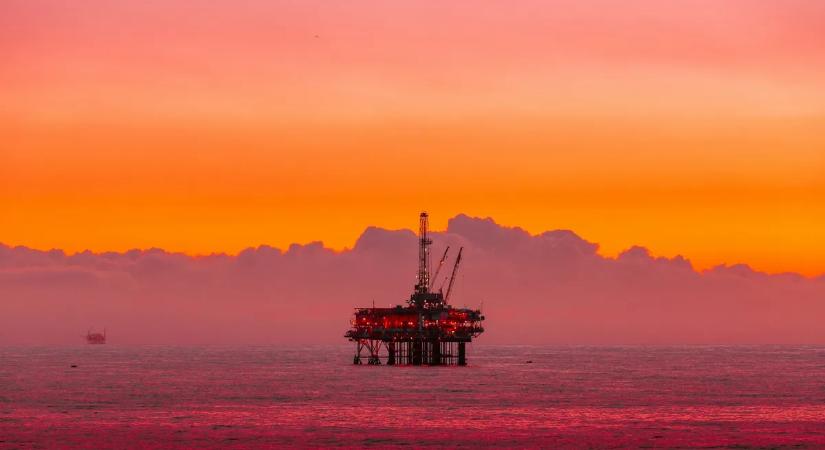 Felborult egy olajfúró, több ezer liter dízel ömölhetett a tundrára – videó