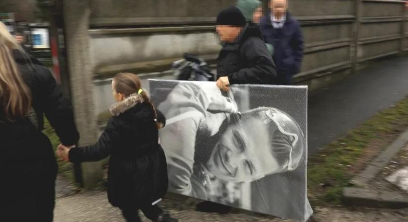 Utolsó útjára kísérték a világbajnok kajakozót – szívszorító képek Dudás Miklós temetéséről