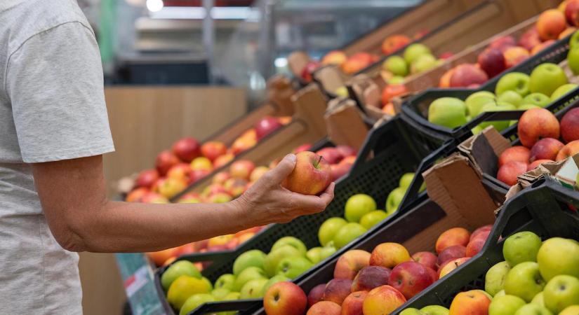 Vegyszerkoktél a kosarunkban: Sokkoló eredményeket hozott az európai almák vizsgálata