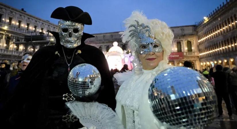 Óriás buli: szombaton kezdődik a varázslatos velencei karnevál! - fotók
