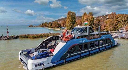 Tavaly 2,4 millióan utaztak a BAHART kompjain és hajóin