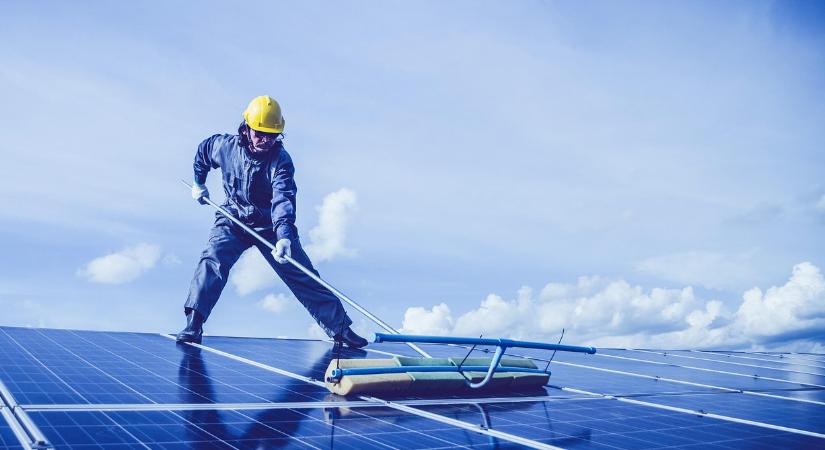 Ezt kell tenni a napelemmel, ha betemette a hó, így télen is termel