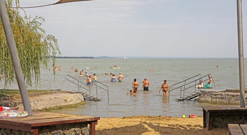 Mi lesz a Fodor utcai kispostával és a Helikon stranddal? Ezekről is döntött a keszthelyi képviselő-testület
