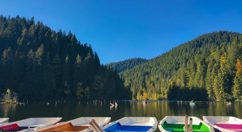 Hogyan került a budapesti V. kerületi önkormányzat döntési pozícióba a székelyföldi Gyilkos-tónál?