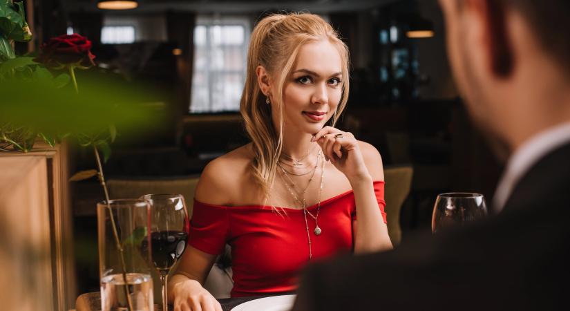 Kedves férfiak! Ideje megtanulni a különbséget a tárgyiasítás és a konszenzus között