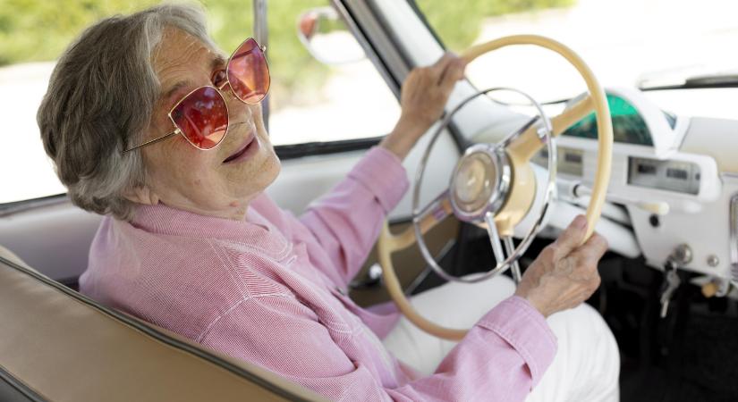 Ennyibe kerül a jogosítvány megszerzése 2026-ban