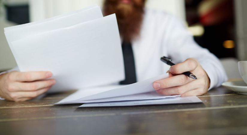 Igazolvánnyal jönnek és kérdezősködnek a lakosságnál