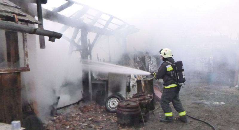 Gázpalack robbant, tető szakadt be