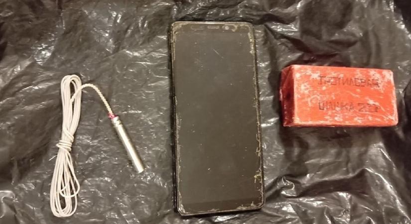 Itt az iskolákat fenyegető levél: egy hátborzongató képet is csatoltak hozzá