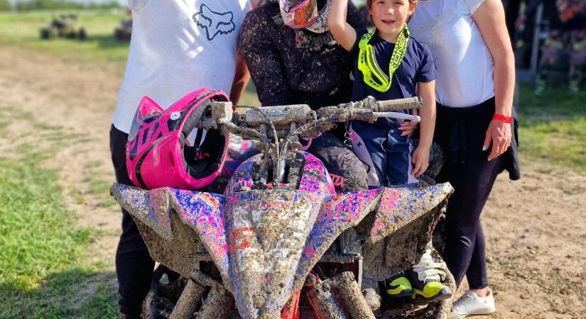 Kicsi lány, extrém ugratások, brutális tempó