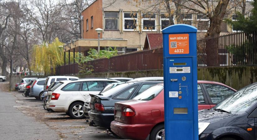 Ingyenes debreceni parkolás: határidők közelednek