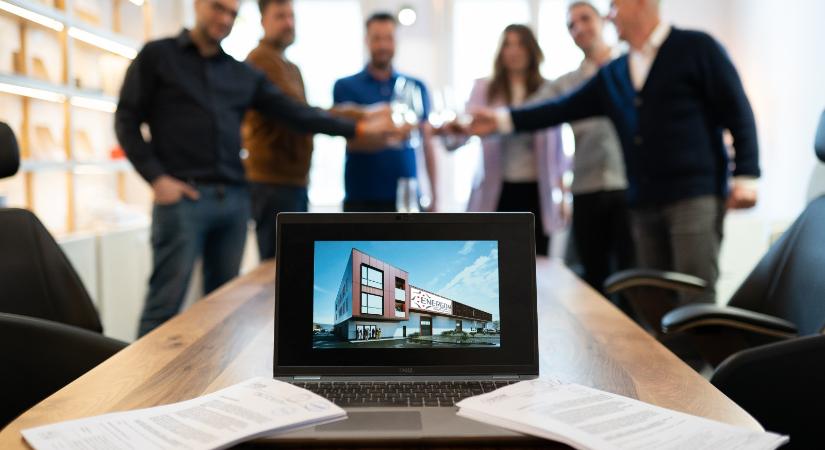 Új erdélyi üzemet avattak