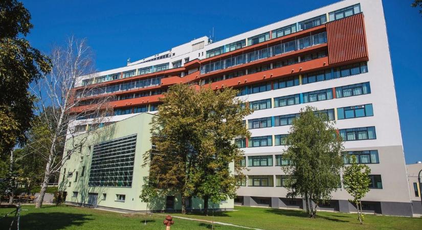 Látogatási tilalmat rendeltek el a hatvani kórházban