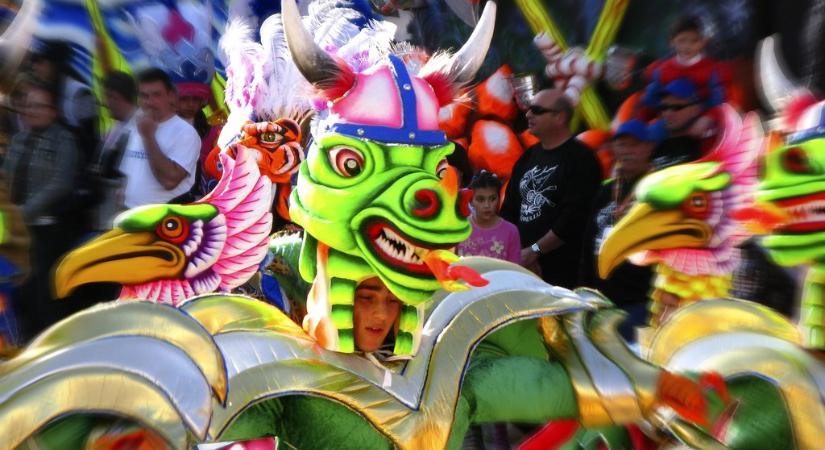 Álarcok, színek és szabadság – karneváli forgatag Máltán