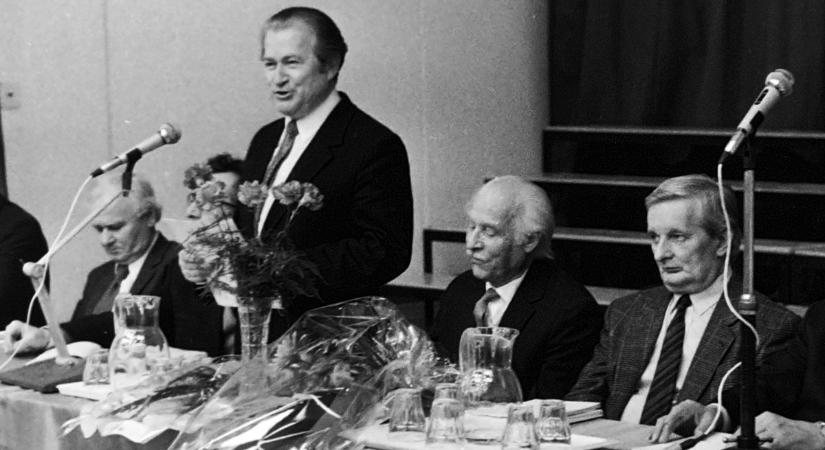 Ritka fotók kerültek el Kossuth-díjas alkotó születésnapjáról