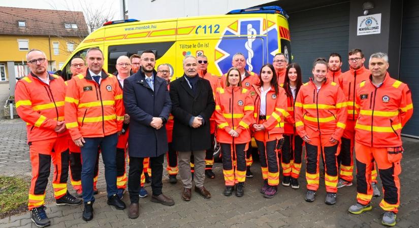 Új mentőautó segíti a mosonmagyaróvári térség biztonságát - Képgaléria, videó
