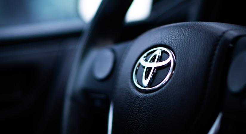 László Richárd: a Toyota jó évre és a robbanómotoros autók további visszaszorulására számít