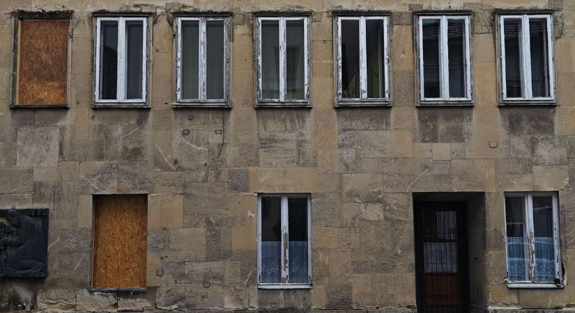 Folytatódik a felújítás a Bartók Béla téren