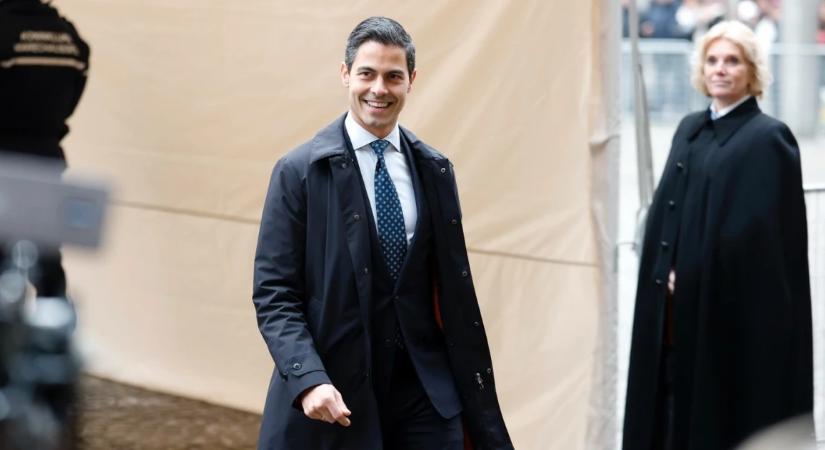 Szabadságadót vezet be az új kormány, ebből finanszíroznák a védelmi kiadásokat