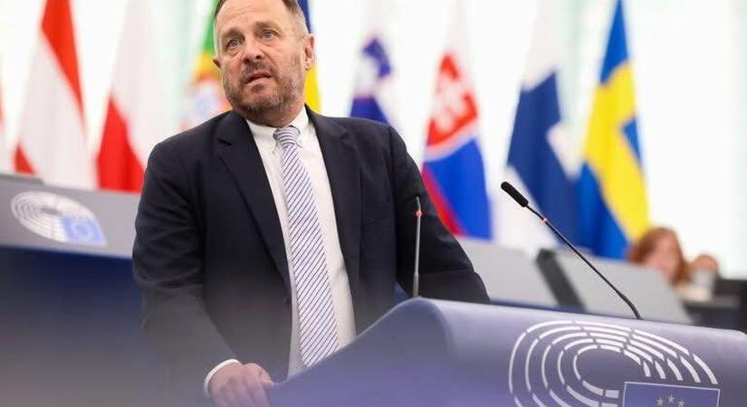 Hölvényi György: Pofátlanság, Európai Bizottság a neved!