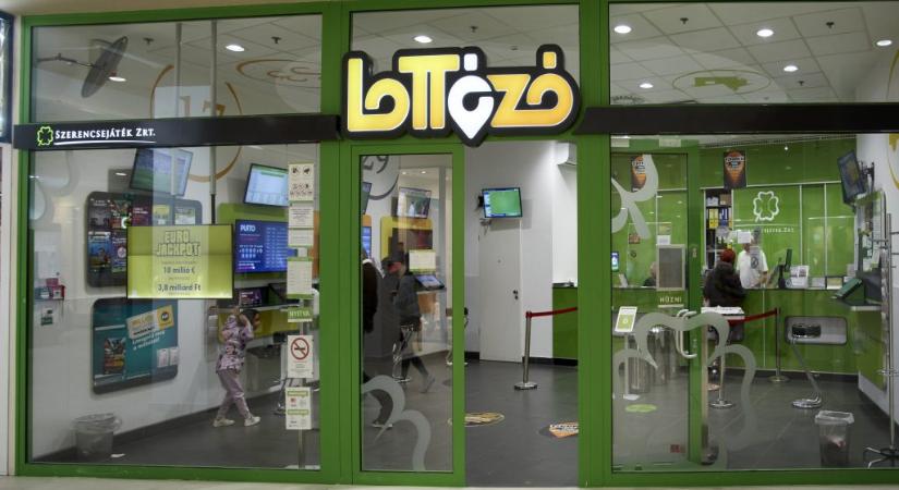 Megszólalt az ötöslottó tavalyi nyertese: csak azért adta föl a négymilliárdot érő szelvényt, mert várakoznia kellett