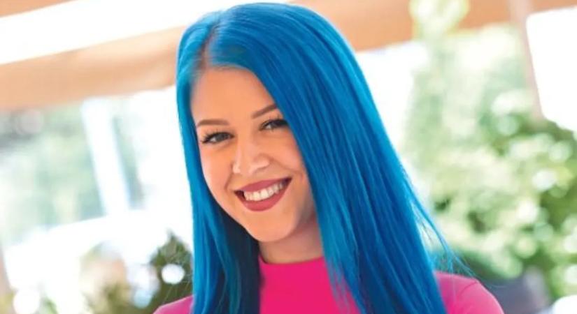 Falatnyi bikiniben sütteti a hasát Regán Lili, a rajongóknak szava is elállt