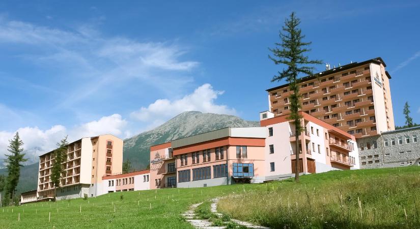 Szlovákiába ment luxizni a Fidesz káderképzője, az Orbán Balázs vezette Mathias Corvinus Collegium