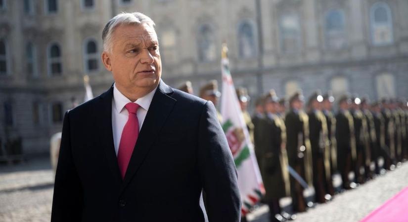 Ennek a fele sem tréfa: készen állnak a csapataink – megtudta a Bloomberg, mit tervez Orbán