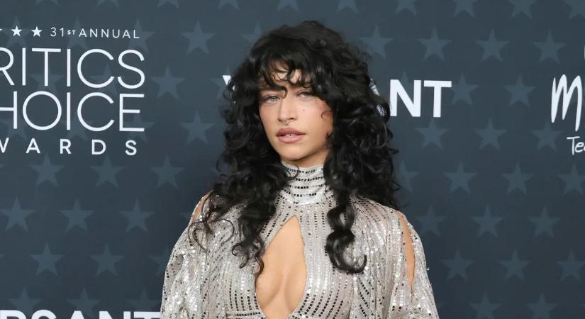 Odessa A'zion lavinát indított el Hollywoodban: Eva Longoria és Jessica Alba is kiállt mellette