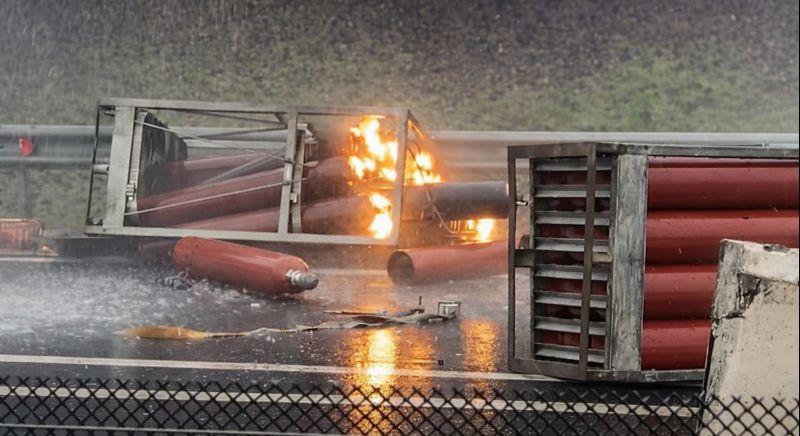 TEK-es mesterlövész lőtt ki gázpalackokat az M6-oson