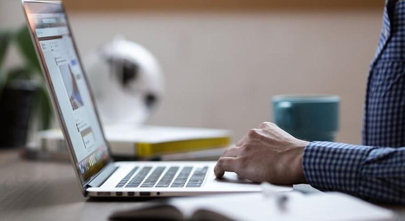 Az Oktatási és Tudományos Minisztérium azt javasolja az egyetemeknek, hogy február 8-ig hosszabbítsák meg a távoktatást