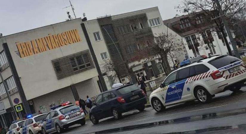 Ukrán nyelven megírt, AI-generált bombafenyegetést kapott hét iskola és kilenc közintézmény