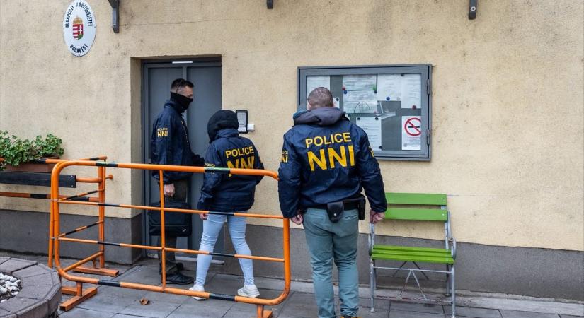 Rabok is részt vesznek a Szőlő utcai javítóintézet épületének kiürítésében