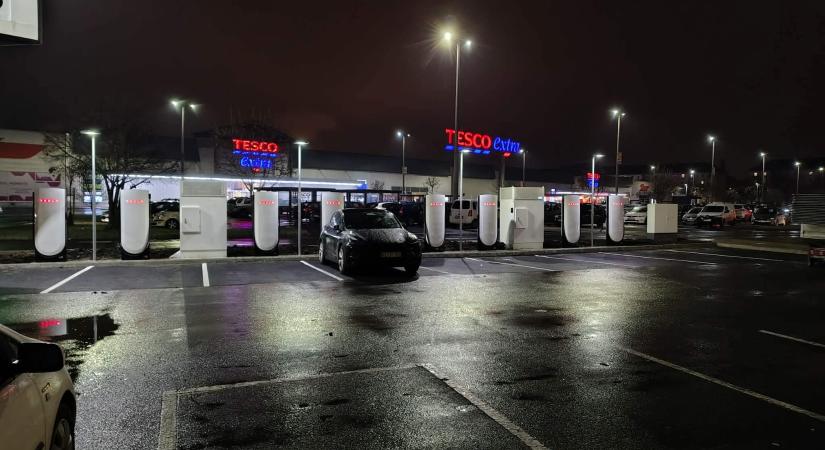 Bekapcsolták Szeged második Tesla töltőjét