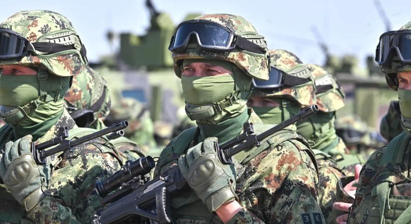 Háborús készültség a szomszédban – Szerbia újból bevezeti a hadkötelezettséget