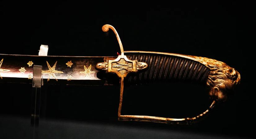 Késekkel és szablyákkal estek egymásnak többen egy fővárosi edzőteremben