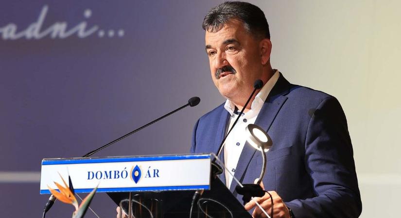 Civil Gála Dombóváron – őket ismerték el példamutató munkásságukért (képgalériával)