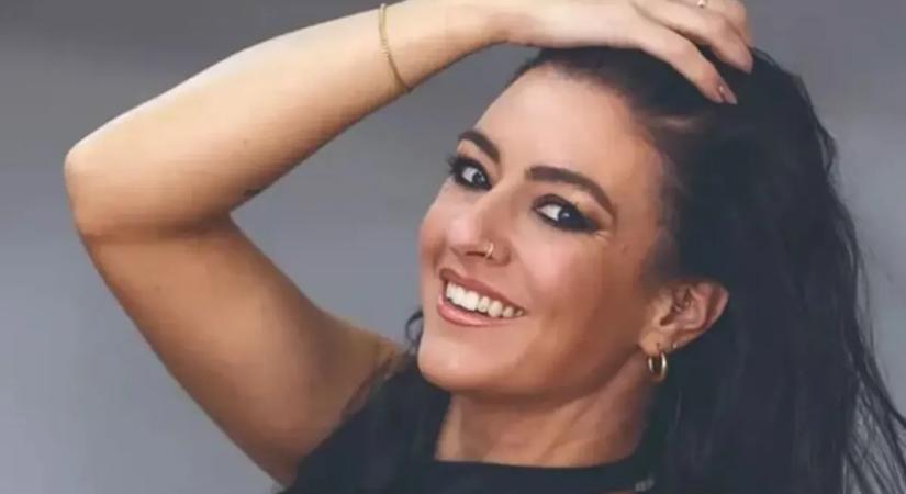 Fekete-fehér fotót posztolt Stana Alexandra