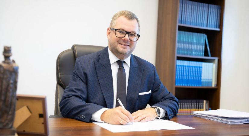 Hova lett mindenki? - kérdezte az elnapolt közgyűlés kapcsán Fekete Dávid  videó