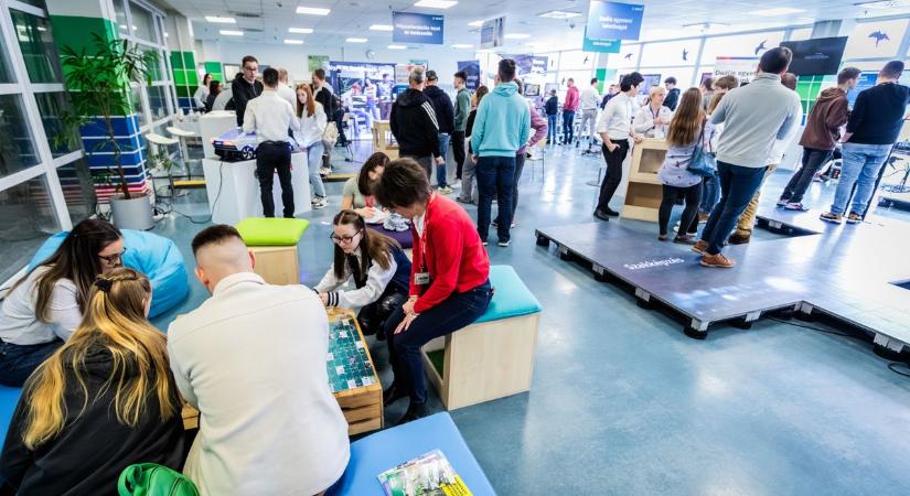 Pályaorientációs napot tartott a Bosch Hatvanban