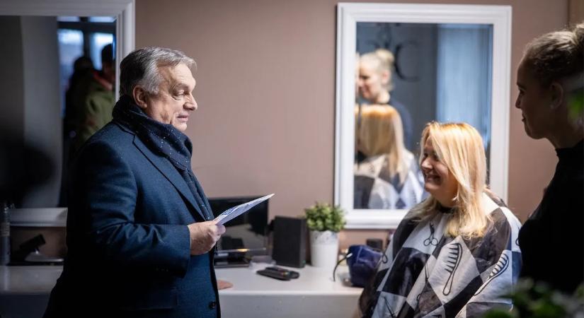 Orbán Viktor fontos levelet kézbesített