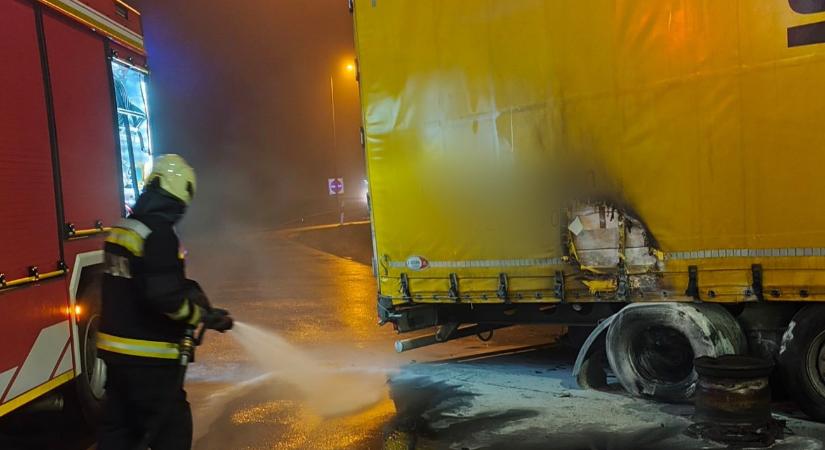 Megfagyott a szemtanúk ereiben a vér a lángoló kerekű török kamion láttán